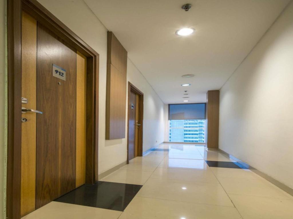 Hotel 88 Grogol By Wh Джакарта Экстерьер фото